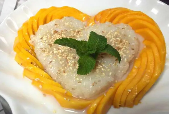 Onnys Thai: Dessert: Mango with Sweet Coconut Rice (Seasonal)